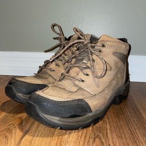 Ariat woman’s terrain riding boots 6.5